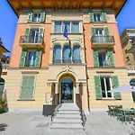 Astoria Hotel 4*
