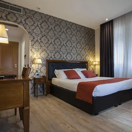 Hotel Astoria 4*