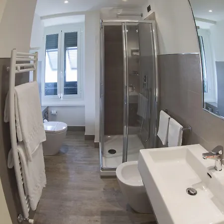 Astoria Hotel 4*