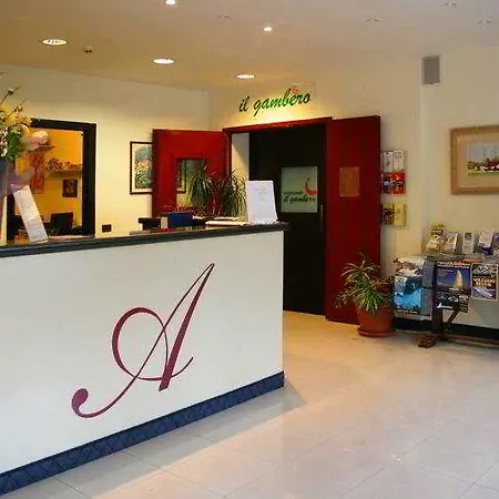מלון Astoria 4*