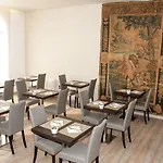 Astoria Hotel 4*
