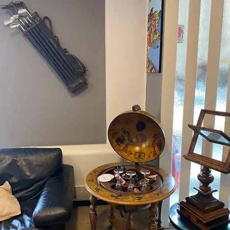 Astoria Hotel 4*