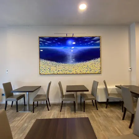 Astoria 4*