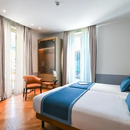 Astoria Hotel 4*