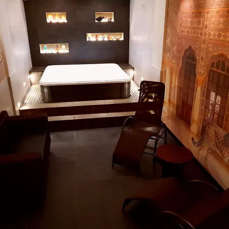 Astoria Hotel 4*
